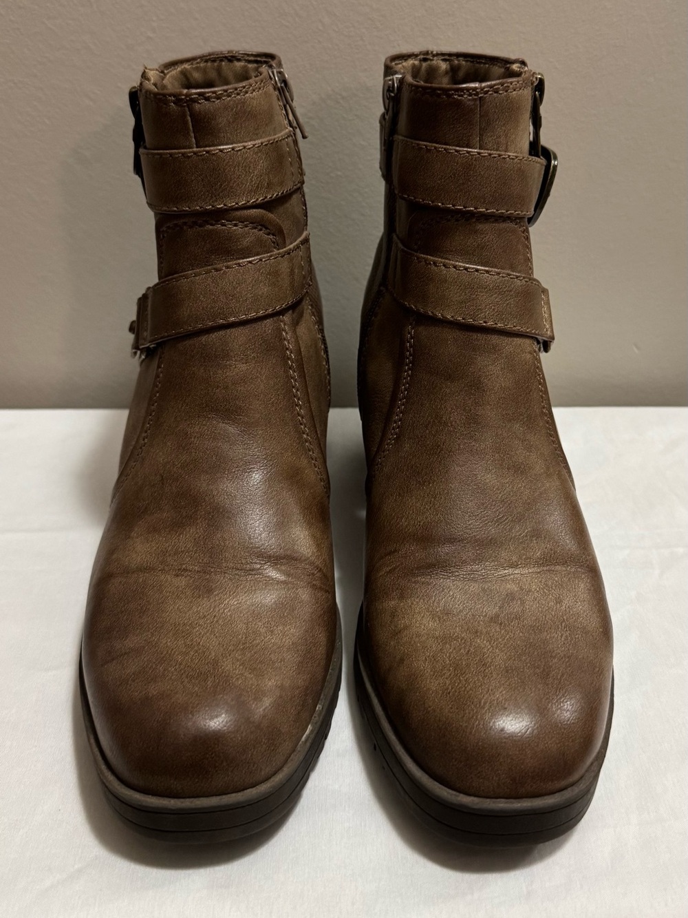 Baretraps Brown Buckle Ankle Boots Size 9 – Comfort Zip Booties